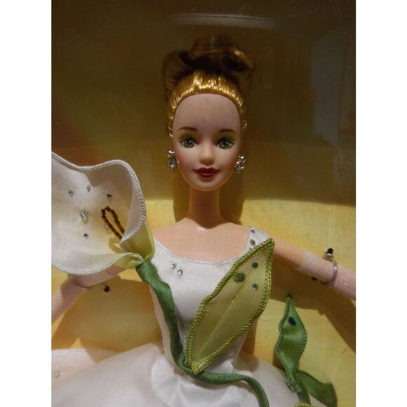 Barbie - Lily Barbie Doll - by Mattel 1997 - Picture 2 of 4